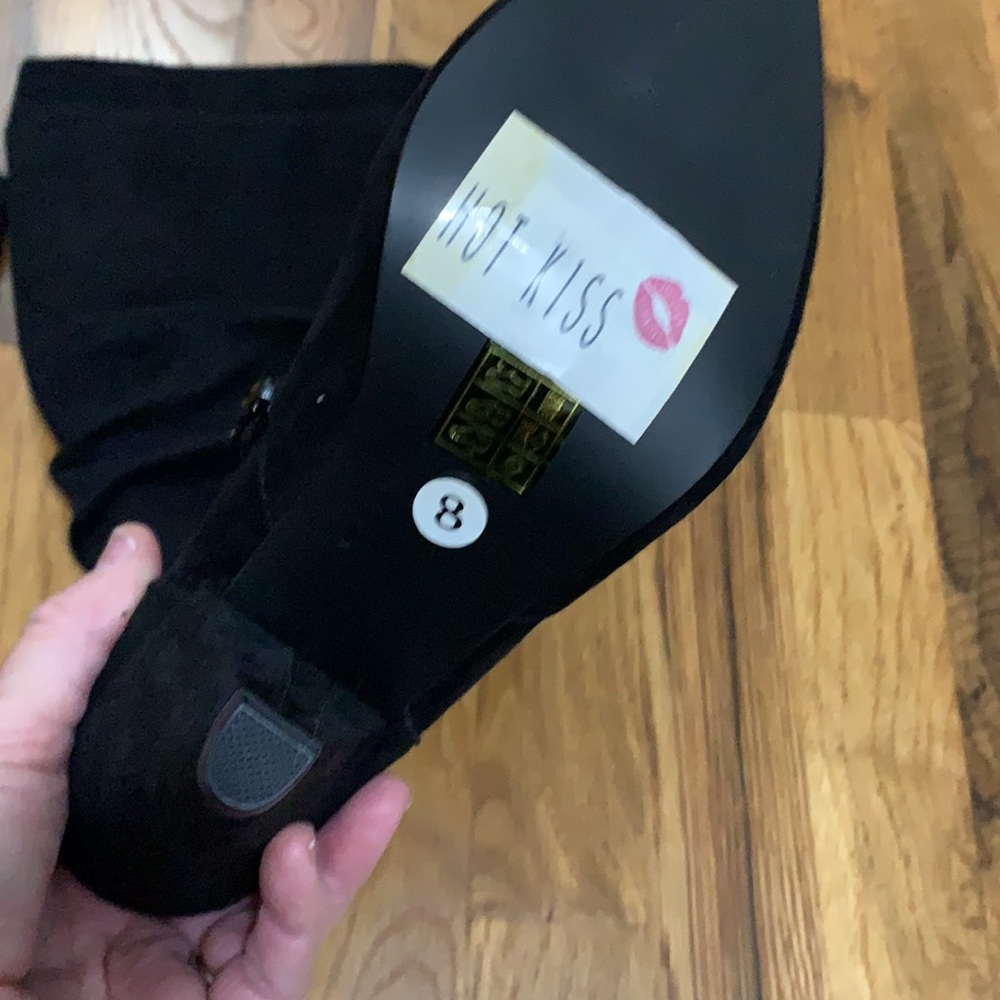 💕5/$15 Hot Kiss Tall Suede Boots Size 8, NEW with side zipper for easy access - Picture 3 of 3